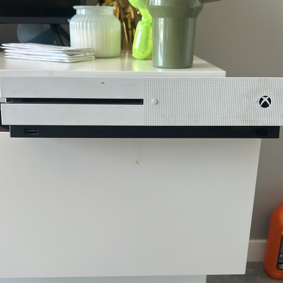 Xbox 1 - Picture 2 of 2